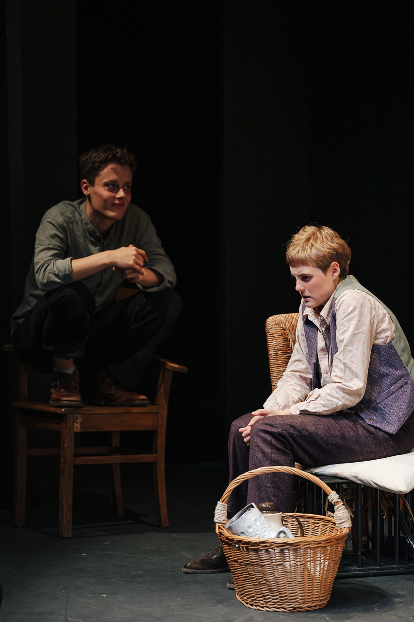 Der_zerbrochne_Krug-7075