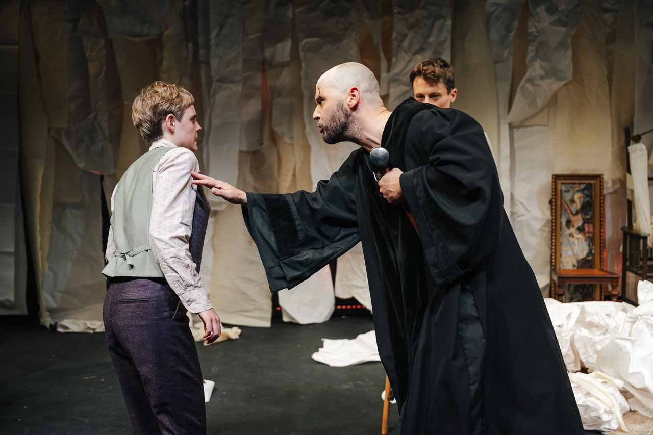 Der_zerbrochne_Krug-7172