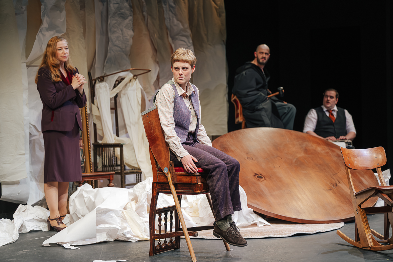 Der_zerbrochne_Krug-7239