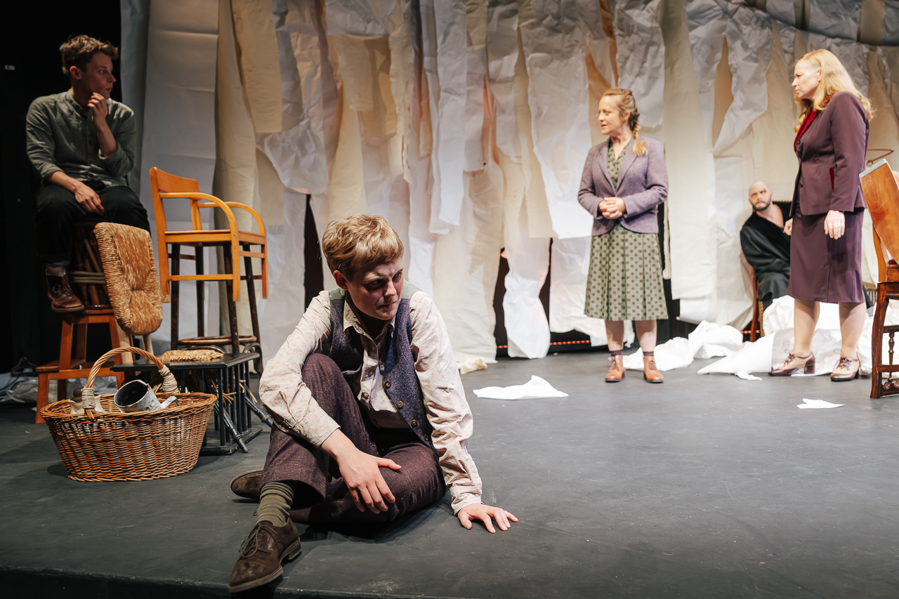 Der_zerbrochne_Krug-7309